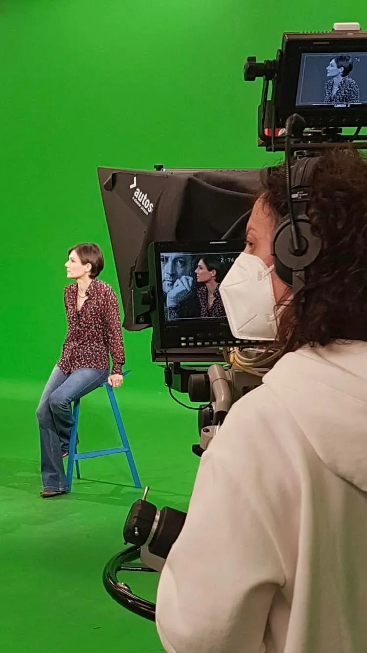 Silvia Bencivelli in studio televisivo